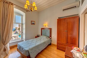 Apollonion Palace Hotel