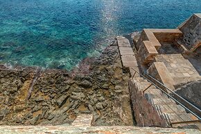 Apollonion Palace Hotel