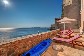 Apollonion Palace Hotel