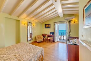 Apollonion Palace Hotel