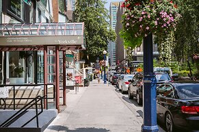 QuickStay - Chic in Yorkville (Yonge & Bloor)