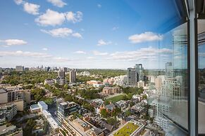 QuickStay - Chic in Yorkville (Yonge & Bloor)