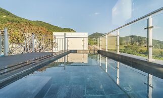 Arte Resort Spa & Pool Villa