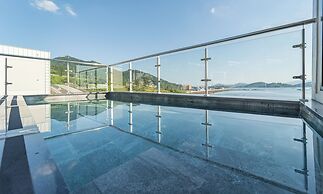 Arte Resort Spa & Pool Villa