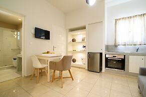 De_naxia Suites