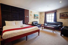 THE AMSTERDAM HOTEL