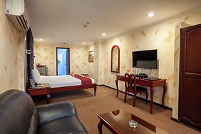THE AMSTERDAM HOTEL