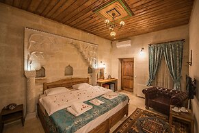 Charming Cave Hotel
