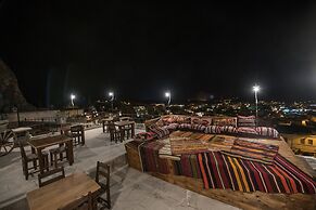 Charming Cave Hotel