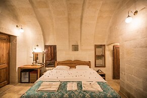 Charming Cave Hotel