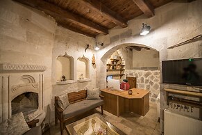 Charming Cave Hotel