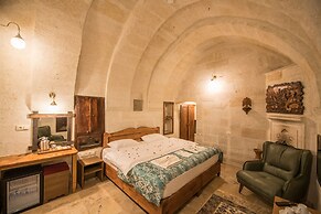 Charming Cave Hotel