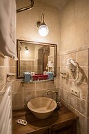 Charming Cave Hotel