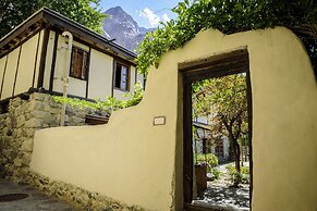 Serena Shigar Fort