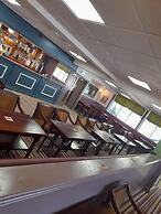 The Avenue Lodge