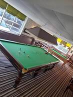 The Avenue Lodge