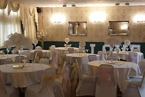 The Avenue Lodge