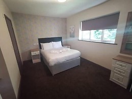 The Avenue Lodge