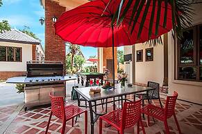Beverly Thai House Pool Villa