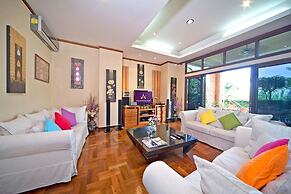 Beverly Thai House Pool Villa