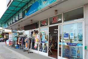 Mangsang East House