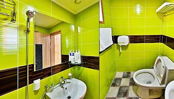 Favian Guest House