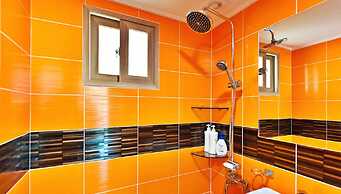Favian Guest House