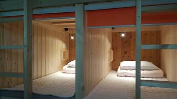 Favian Guest House