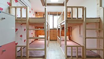 Favian Guest House