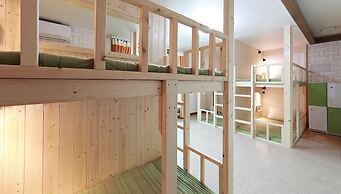 Favian Guest House