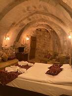 Monte Cappa Cave House
