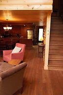 Selenia Lodge