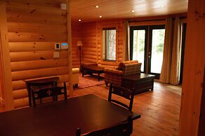 Selenia Lodge