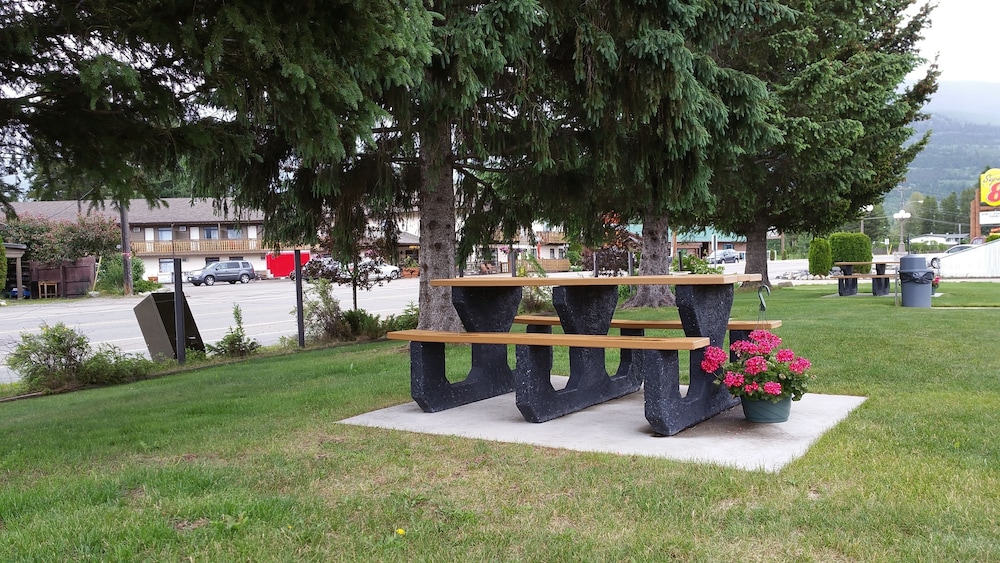 Yellowhead Motel