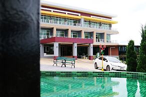 Breeze Hill Hotel