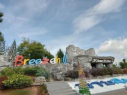Breeze Hill Hotel
