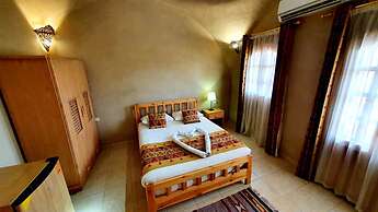 Embrace Hotel
