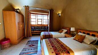 Embrace Hotel