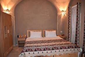Embrace Hotel