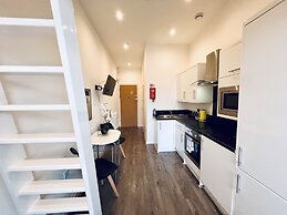 Fox House, Studio Apartments
