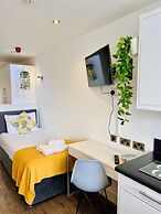 Fox House, Studio Apartments