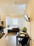 Fox House, Studio Apartments
