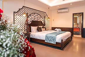 Manu Maharani Resorts