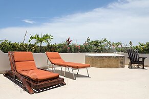 Lili Penthouse 2 bedroom sleeps 5