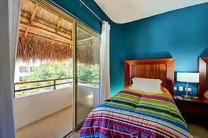 Rainbow Penthouse 2 bedrooms sleeps 5