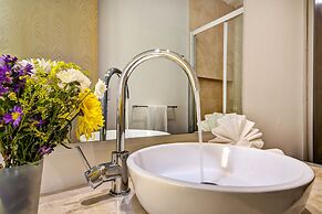 Atthakan 3 bedroom apartment sleeps 10