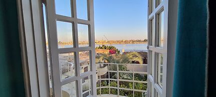 Senmut Luxory Apartments