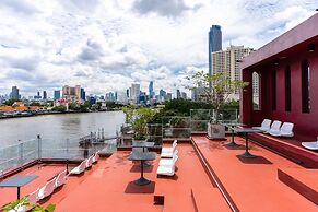 Amdaeng Bangkok Riverside Hotel