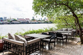 Amdaeng Bangkok Riverside Hotel