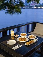 Amdaeng Bangkok Riverside Hotel